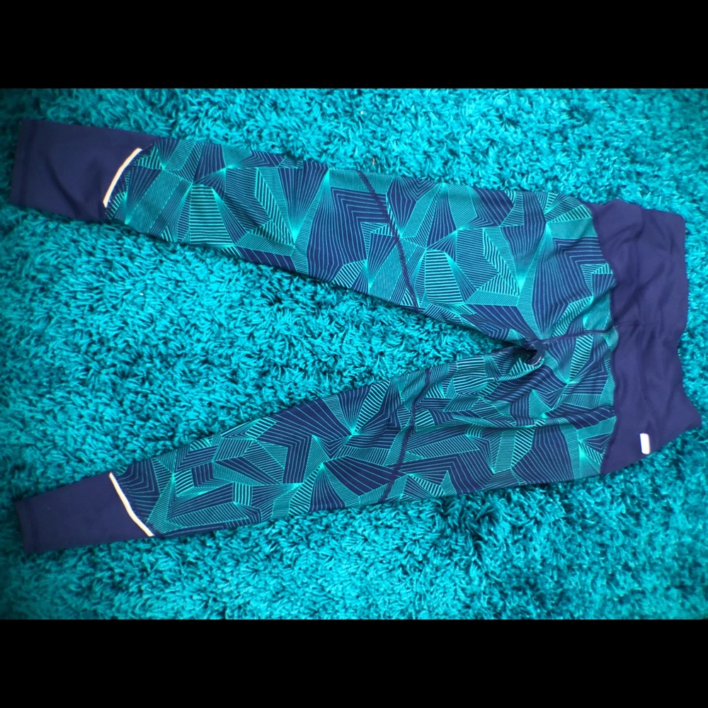 Danskin Dry More Athletic Leggings with Mesh XS